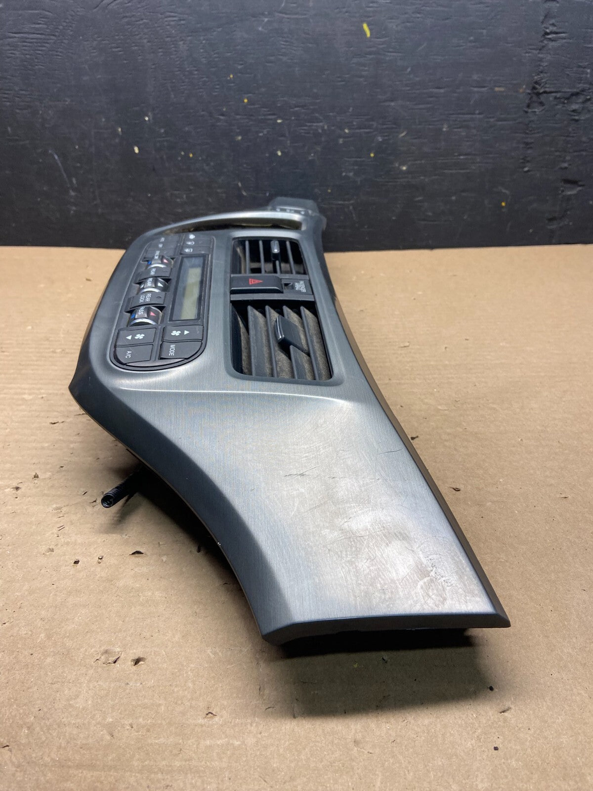 2005 to 2010 Honda Odyssey Radio Climate Control Dash Trim Bezel L2016 DG2