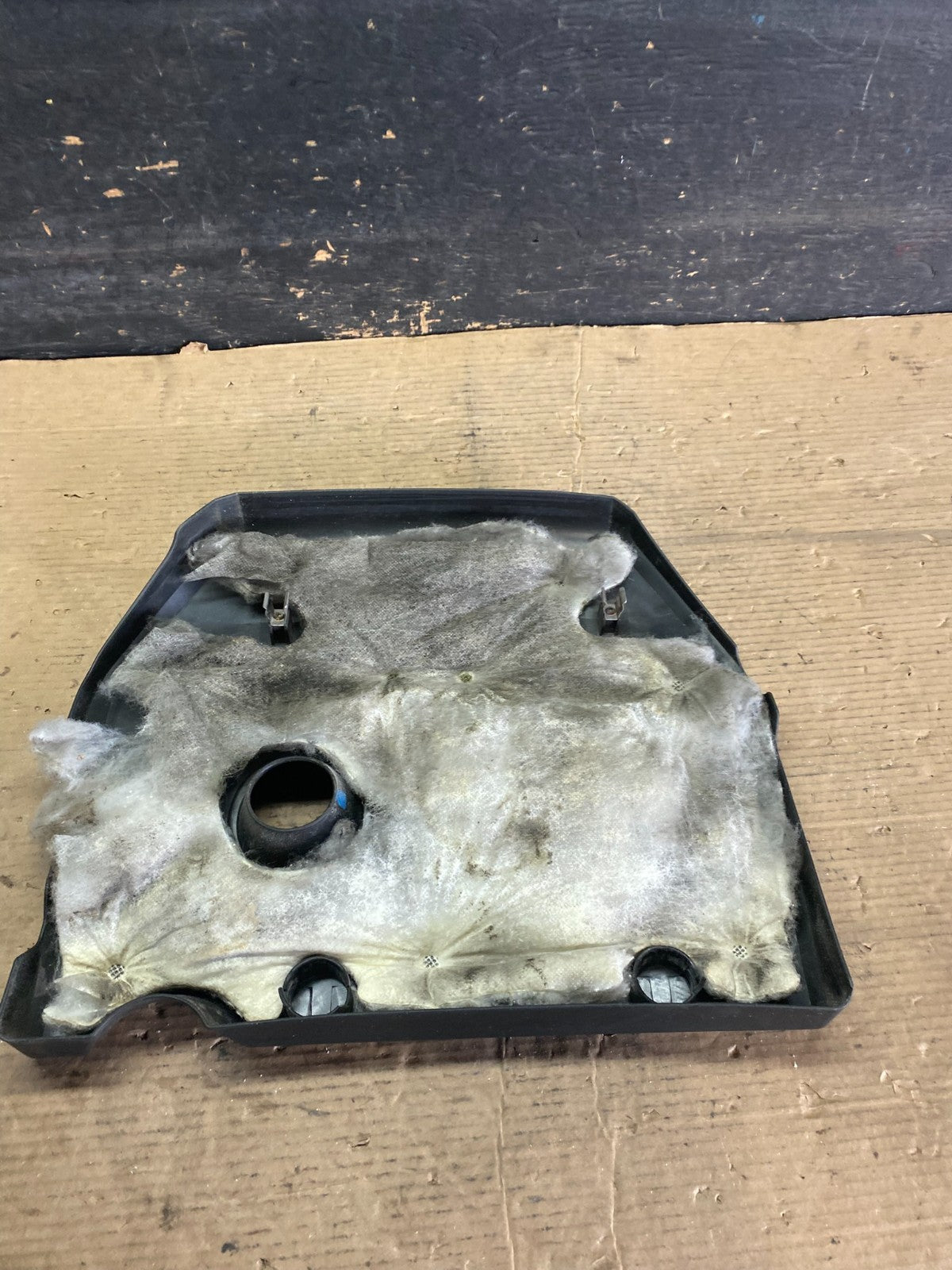 2004 to 2009 Mazda 3 DOHC 16 VALVE Engine Shield Top Cover Oem R5096 DG4