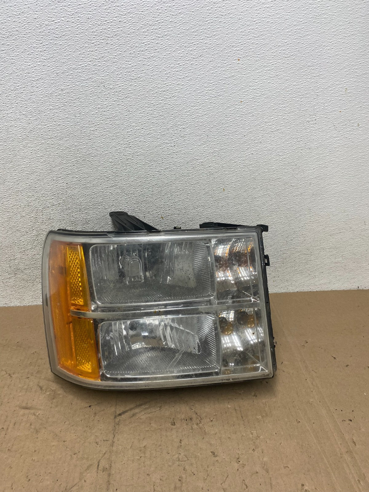 2007 - 2014 GMC Sierra Right Passenger RH Halogen Headlight AG4899 DW0