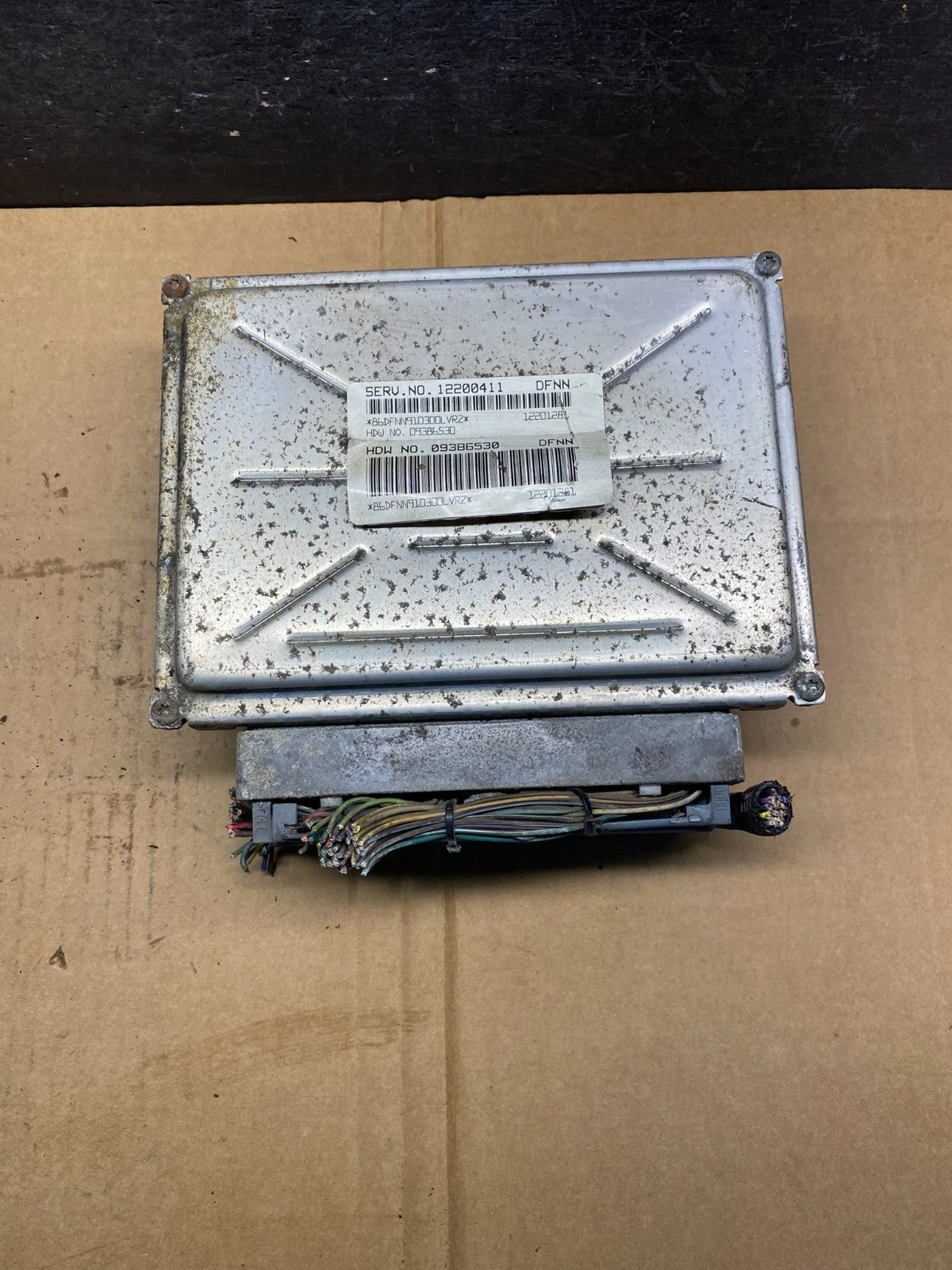 2001-2002 Silverado Tahoe Engine Computer Module 12200411 ECM ECU AI9987 DW0