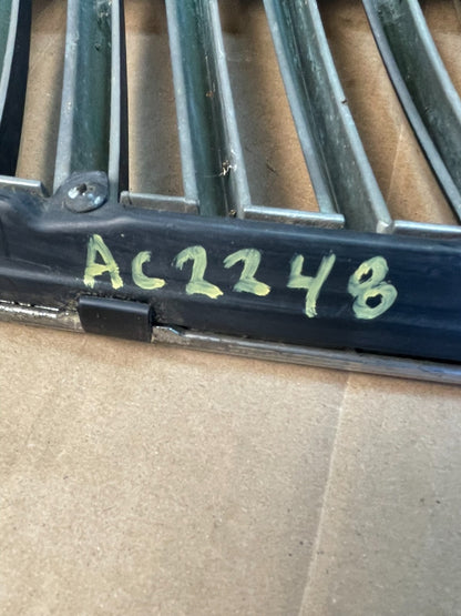 2002 to 2005 Hyundai Azera XG350 Front Upper Grill Grille W/Emblem OEM AC2248 DG6