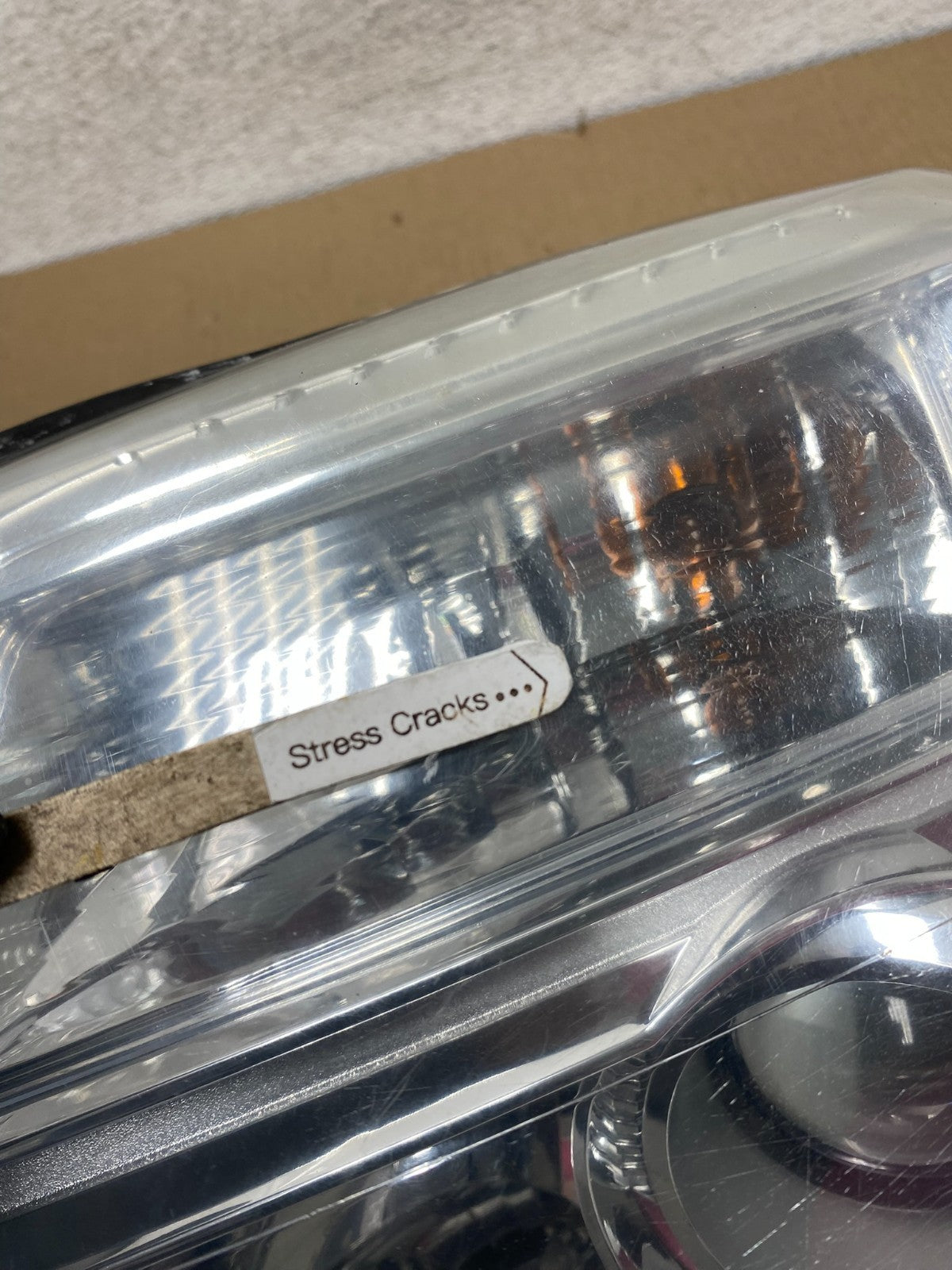2010 to 2015 GMC Terrain Halogen Left Driver Lh Side Headlight AG8018 DW4