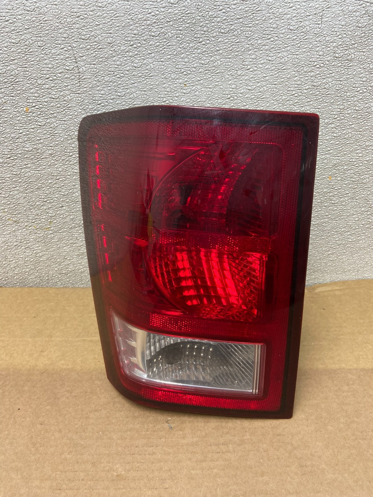 2007 2008 2009 2010 Jeep Grand Cherokee Left Driver Lh Tail Light Oem AB2573 DW0