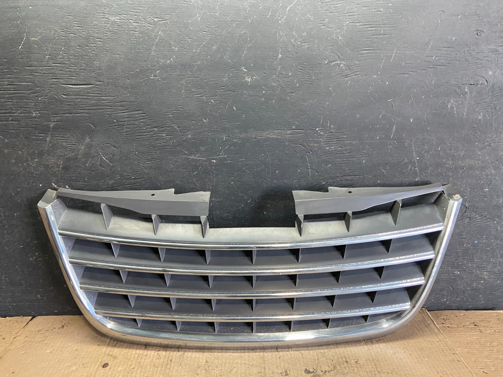 2008 to 2010 Chrysler Town & Country Front Upper Grill Grille Oem  q5964 DG0