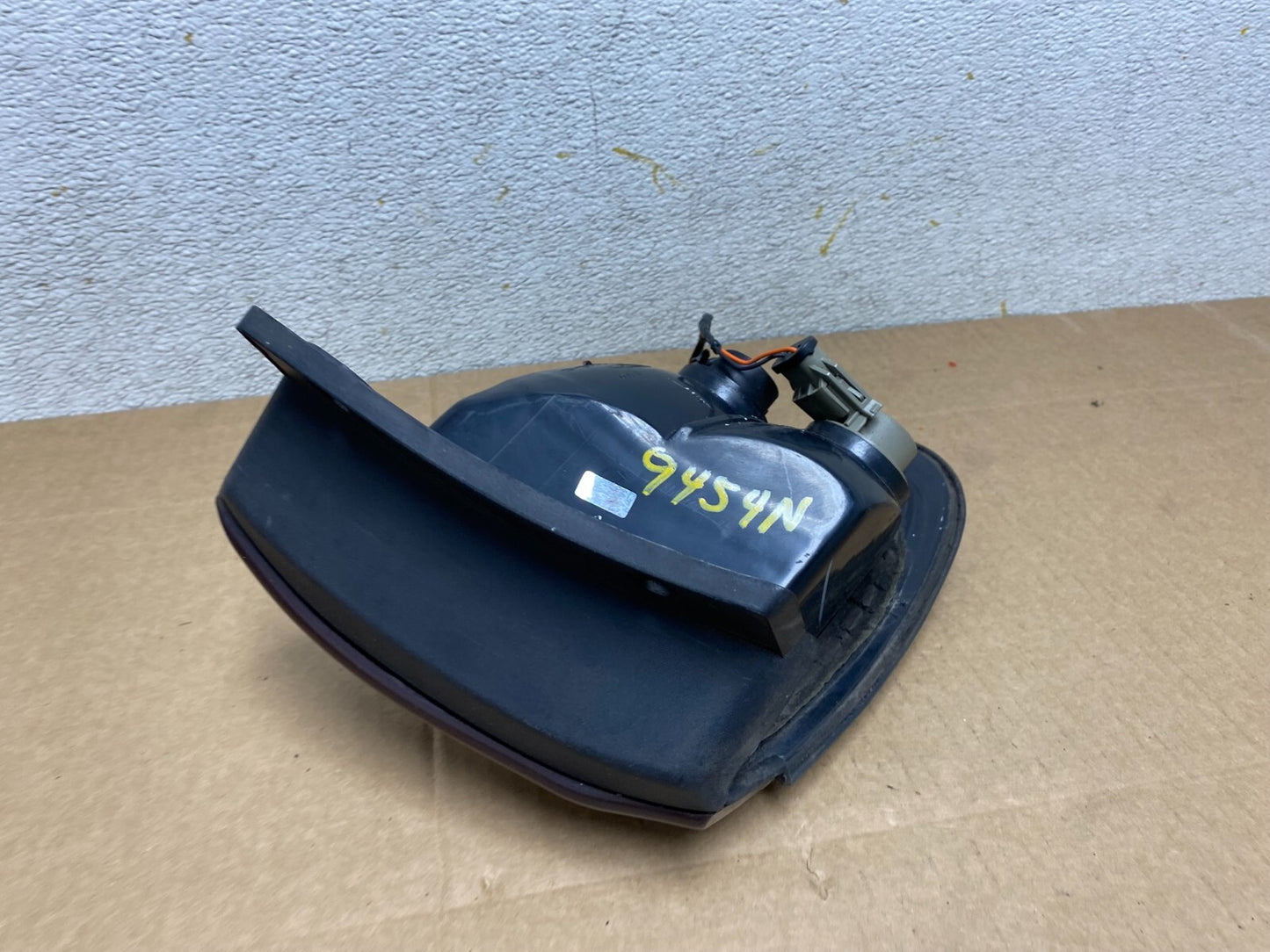 1998 to 1999 Ford Taurus Wagon Right Passenger RH Side Tail Light OEM O6707 DW7