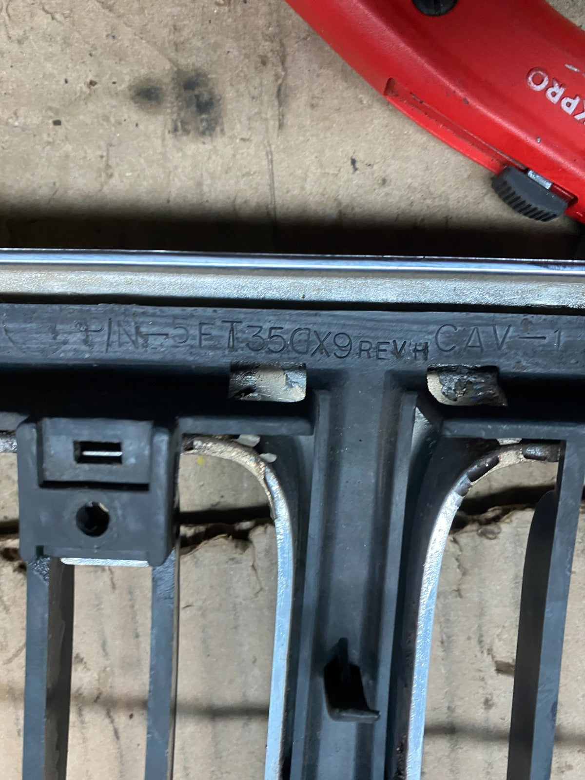 1999 to 2003 Jeep Grand Cherokee Front Upper Grill Grille Oem  X8254 DG8