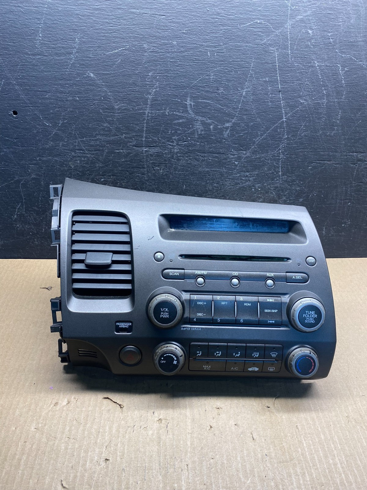 2006 - 2011 Honda Civic Radio AM/FM Climate Control Air Vent Bezel AG3962 DW0