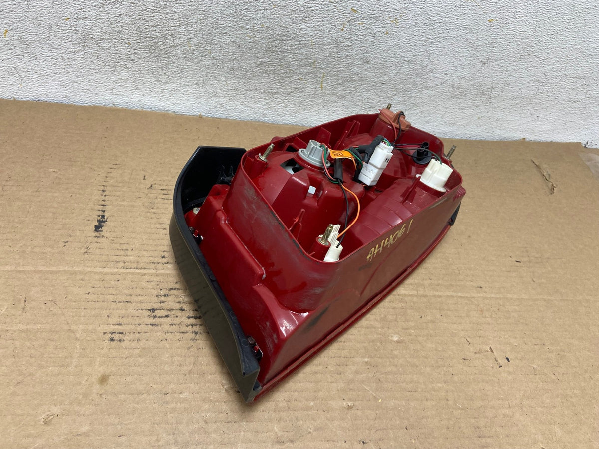 2002 to 2005 Hyundai Sonata Left Driver Lh Side Tail Light AH4061 LK9