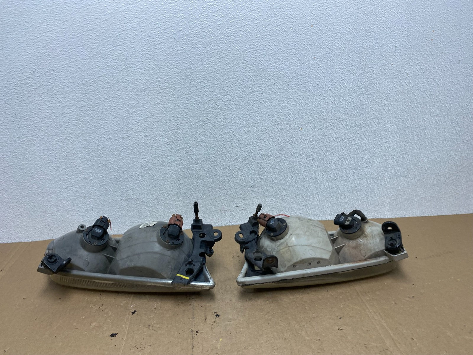 2000 to 2001 Toyota Camry Front Left+Right Side Headlights AC5825 DW10