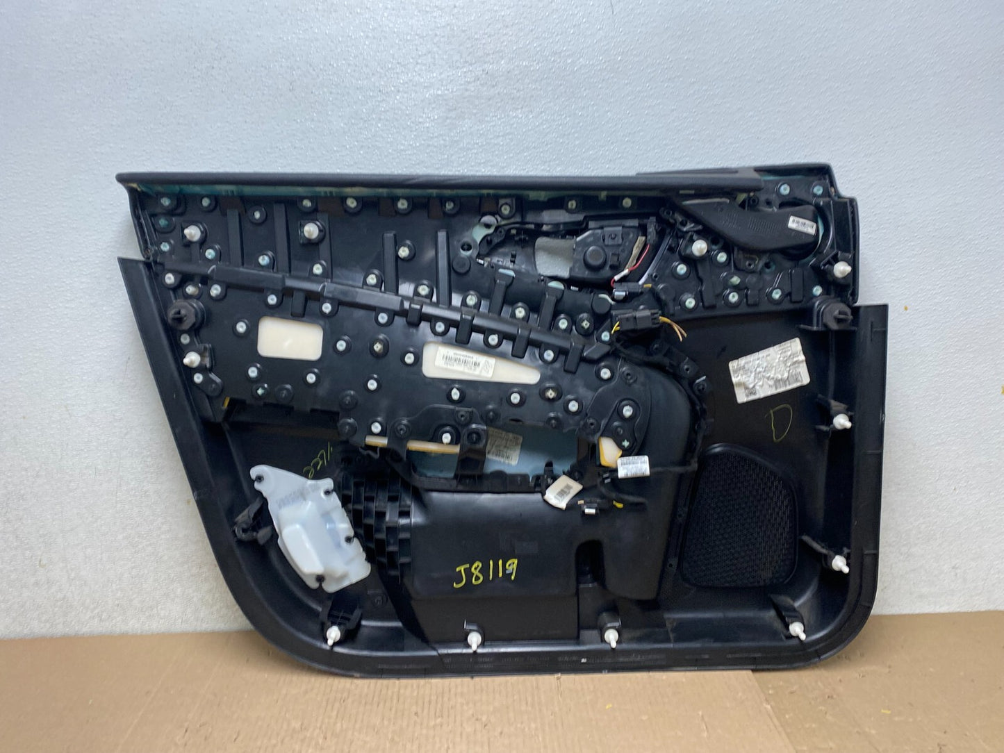 2015 to 2017 Chrysler 200 Front Right Passenger Side Door Panel OEM J8119 DG7