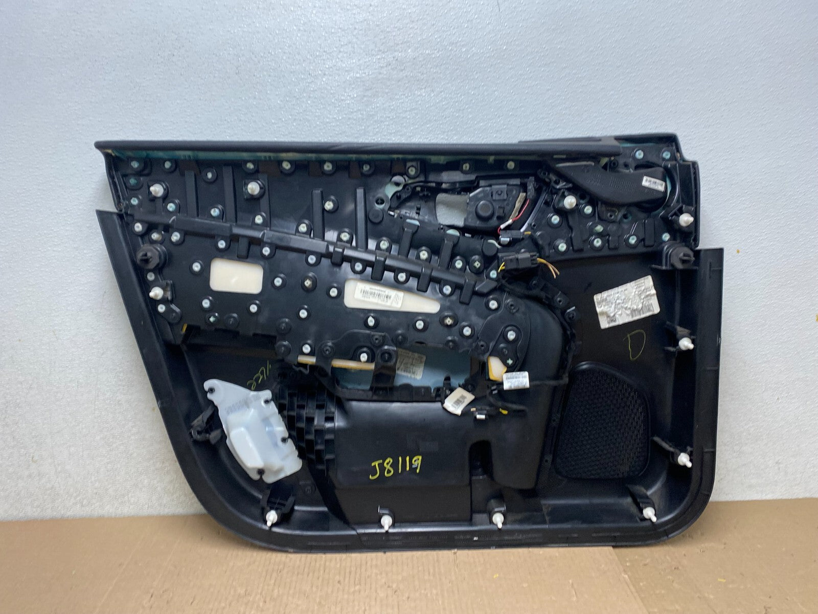 2015 to 2017 Chrysler 200 Front Right Passenger Side Door Panel OEM J8119 DG7