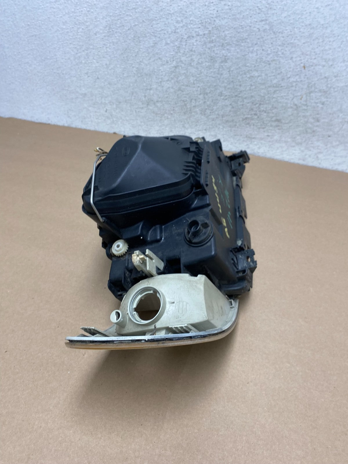 1995 to 1998 Audi A6 Driver Left LH Side Headlight AG44848