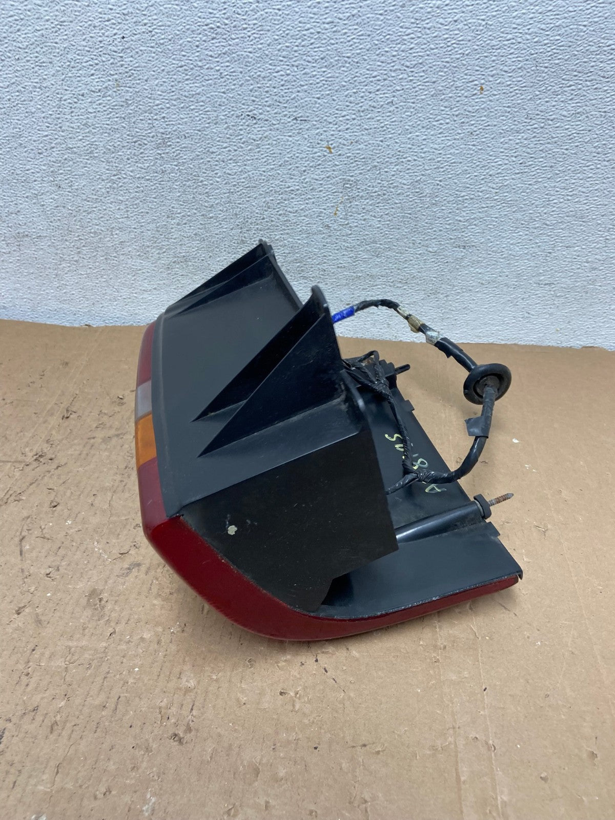 1993-1998 Jeep Grand Cherokee ZJ Left Driver Side Tail Light AD8195 LK5