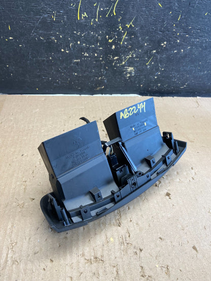 2004 to 2009 Cadillac SRX Front Center Dash A/C Air Vent AB2244 DG3