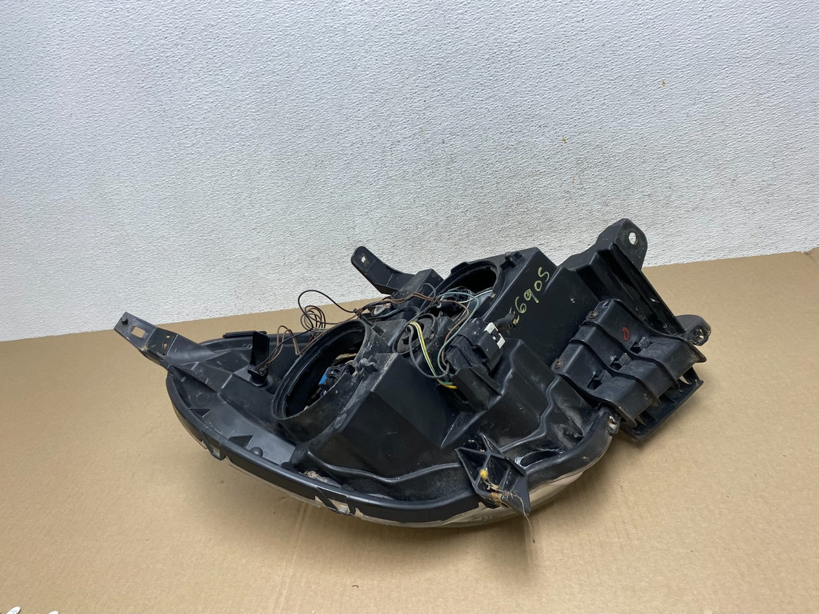 2010-2015 Chevrolet Equinox Halogen Headlight Left Driver LH Side AE6905 DW7