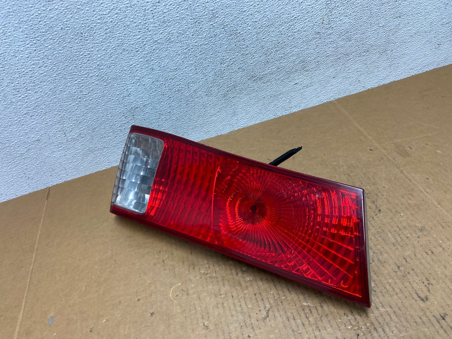 2000-2001 Toyota Camry Tail Light Left Driver LH Side Inner AD9350 LK1