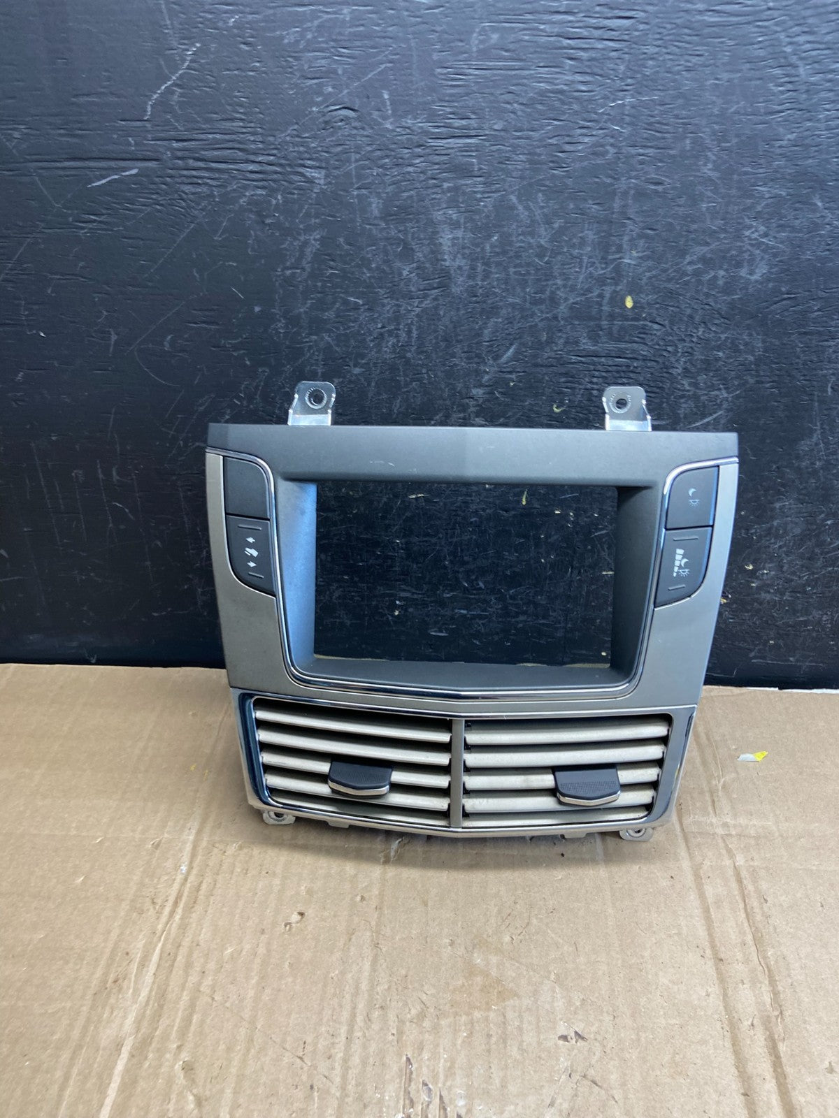 2010 - 2012 Lincoln Mkt Center Dash Gps Radio Bezel Panel Air Vent ad7243 DG0