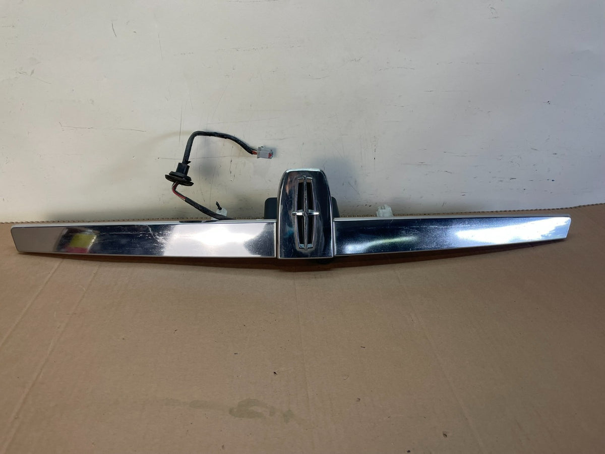 2009 to 2012 Lincoln MKS Trunk Moulding Chrome With Back Up W/Camera AH8556 DG0