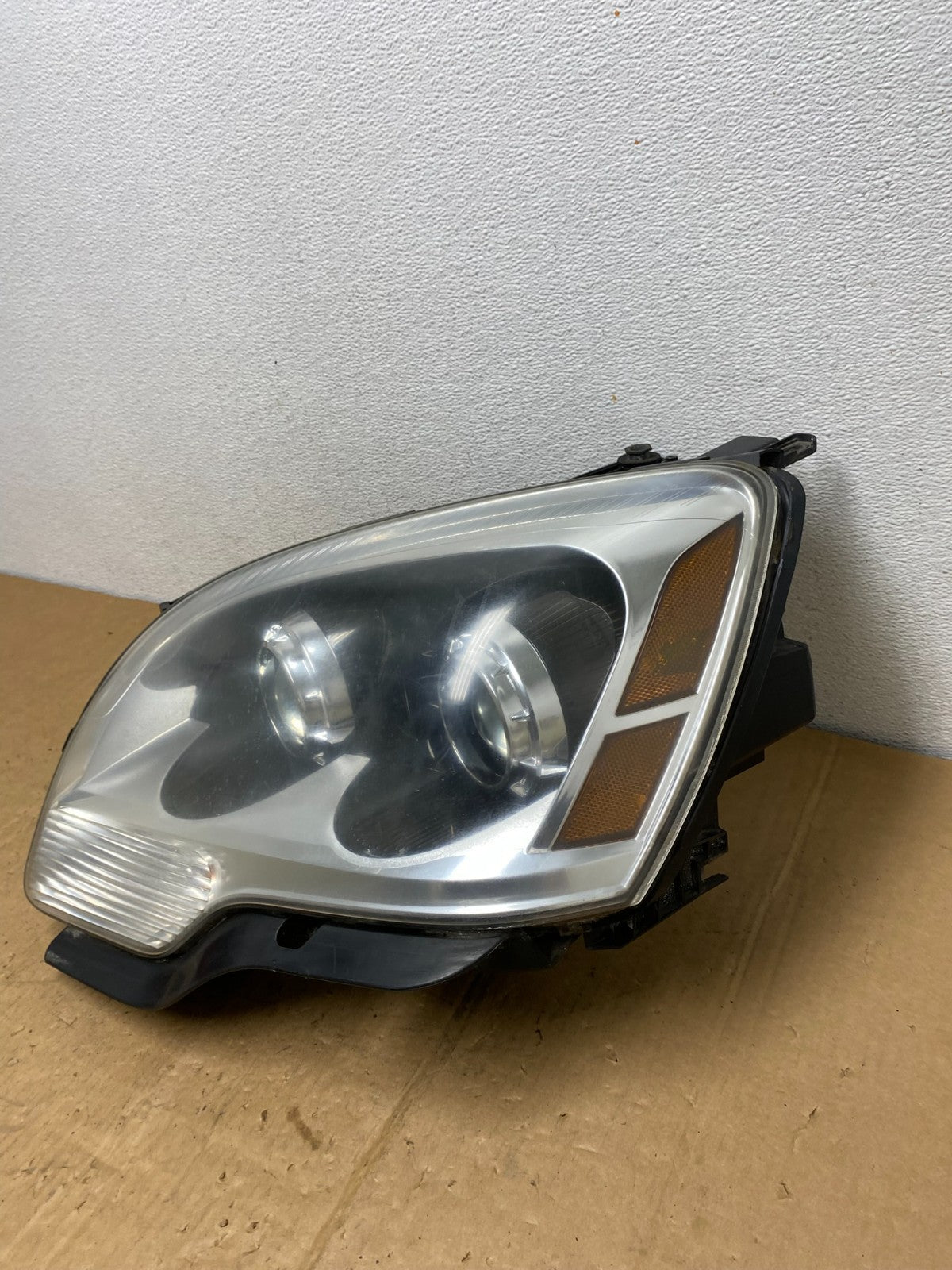 2007 to 2012 Gmc Acadia Halogen Headlight Left Driver LH Side AD1206 DW1