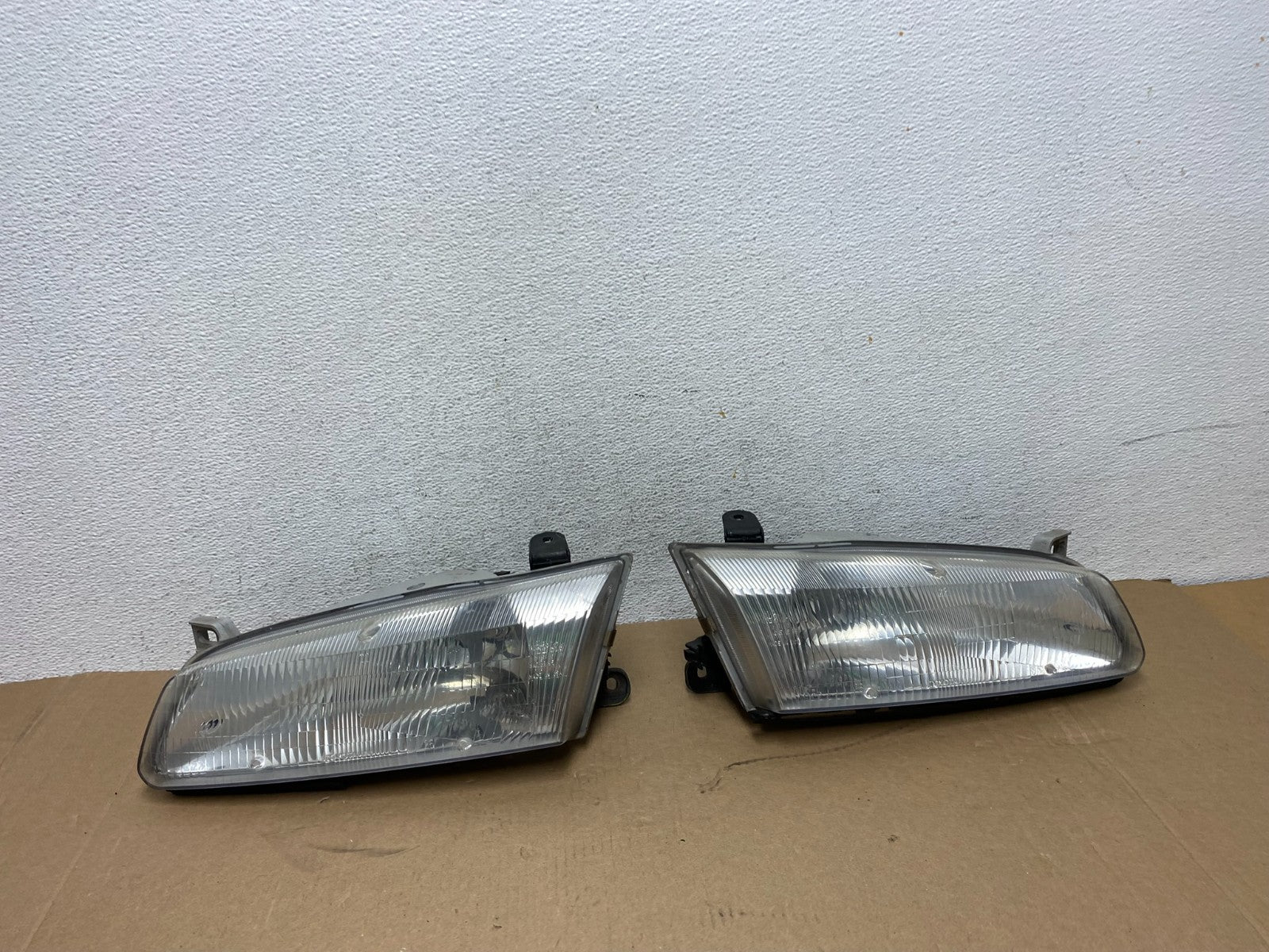 1997 1998 1999 Toyota Camry Left+Right Side Set Halogen Headlights AD6415 DW0