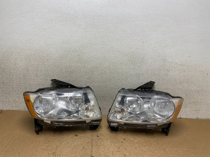 2011-2013 Jeep Grand Cherokee Left+Right Halogen Headlights V3591 DW0