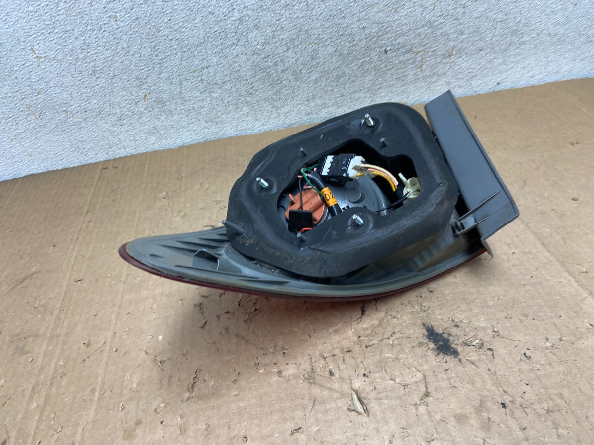 2007 to 2010 Hyundai Elantra Sedan Left Driver Side Tail Light AI9347 LK4