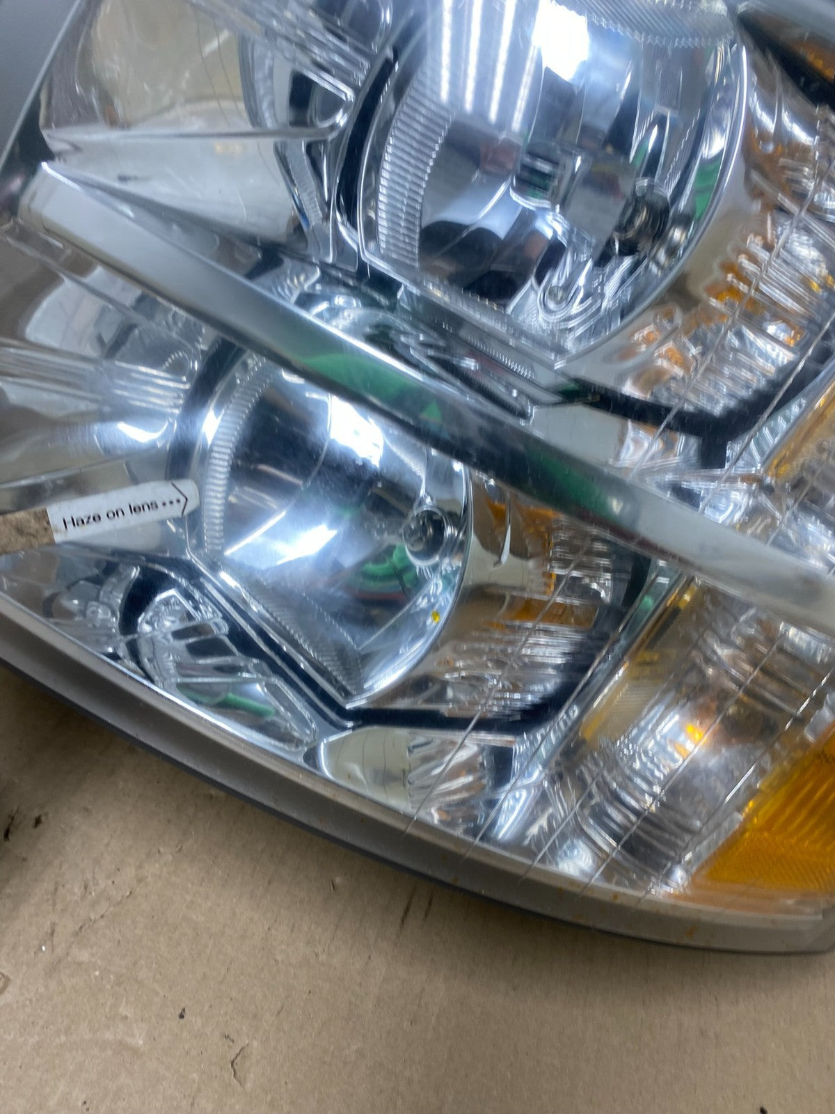 2007 to 2014 Chevrolet Silverado Left+Right Side Headlights AE7066 DW6