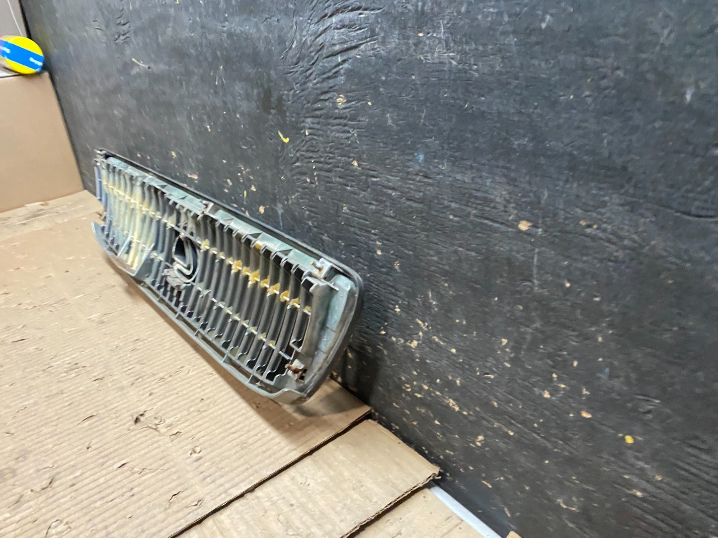 1998 to 2005 Lexus GS300 Front Upper Chrome Grill Grille OEM W6171 DG4