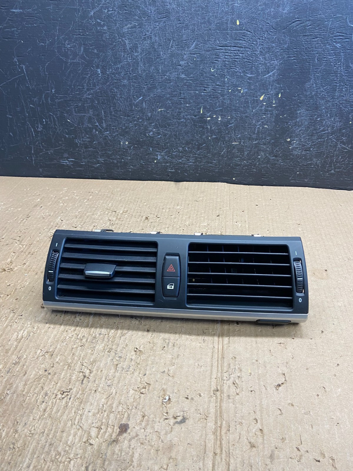 2007 to 2013 BMW X5 X6 Center Console Dash Air Vent af1705 DG0
