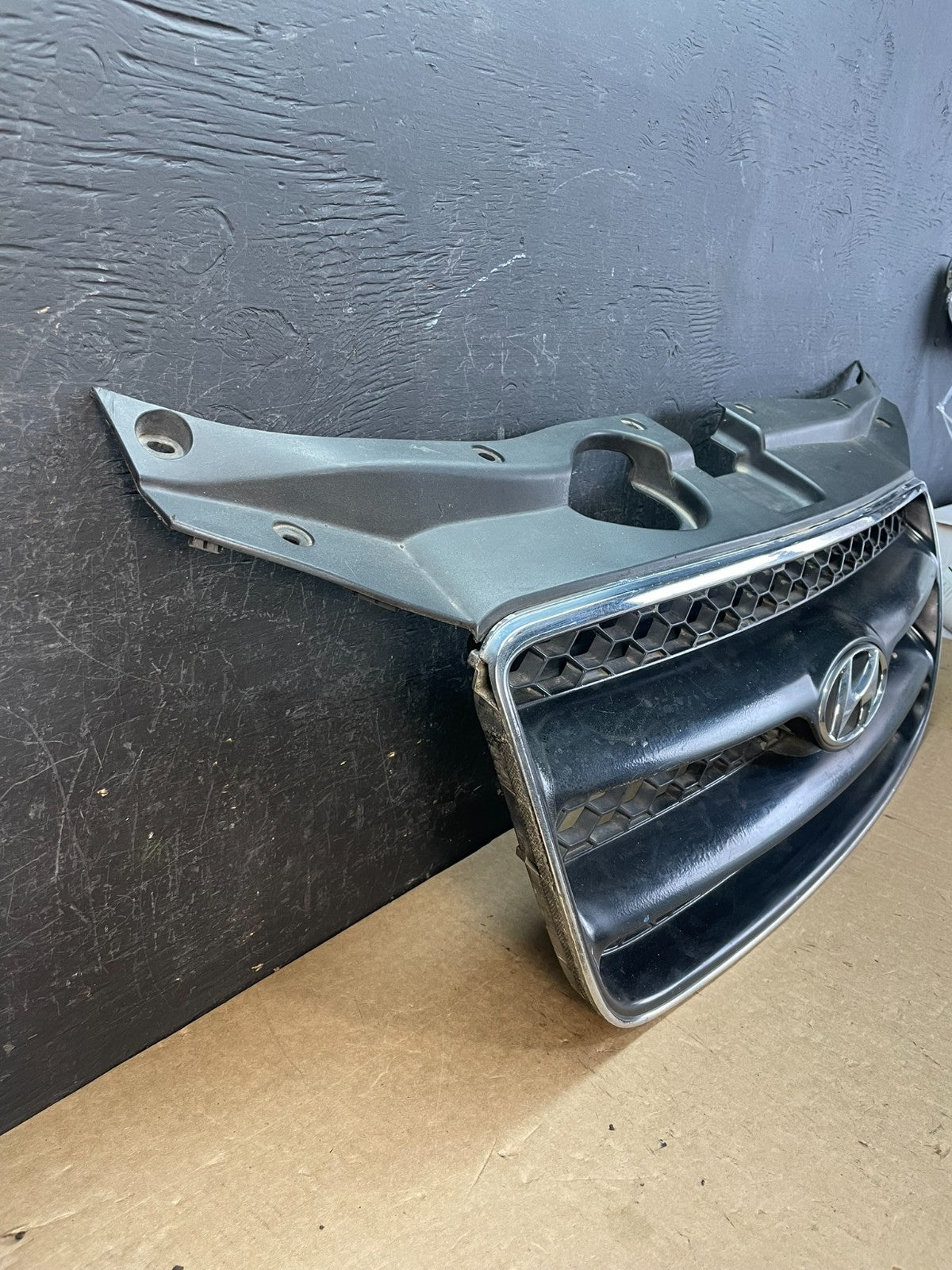 2007 to 2009 Hyundai Santa Fe Front Upper Grill Grille AD5518 DG2