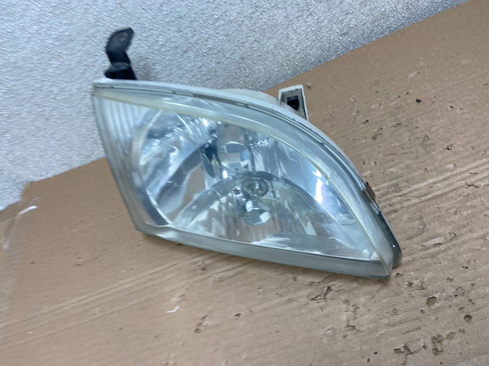 2001 2002 2003 Toyota Sienna Right Passenger Rh Side Headlight Halogen AB1169 DW1