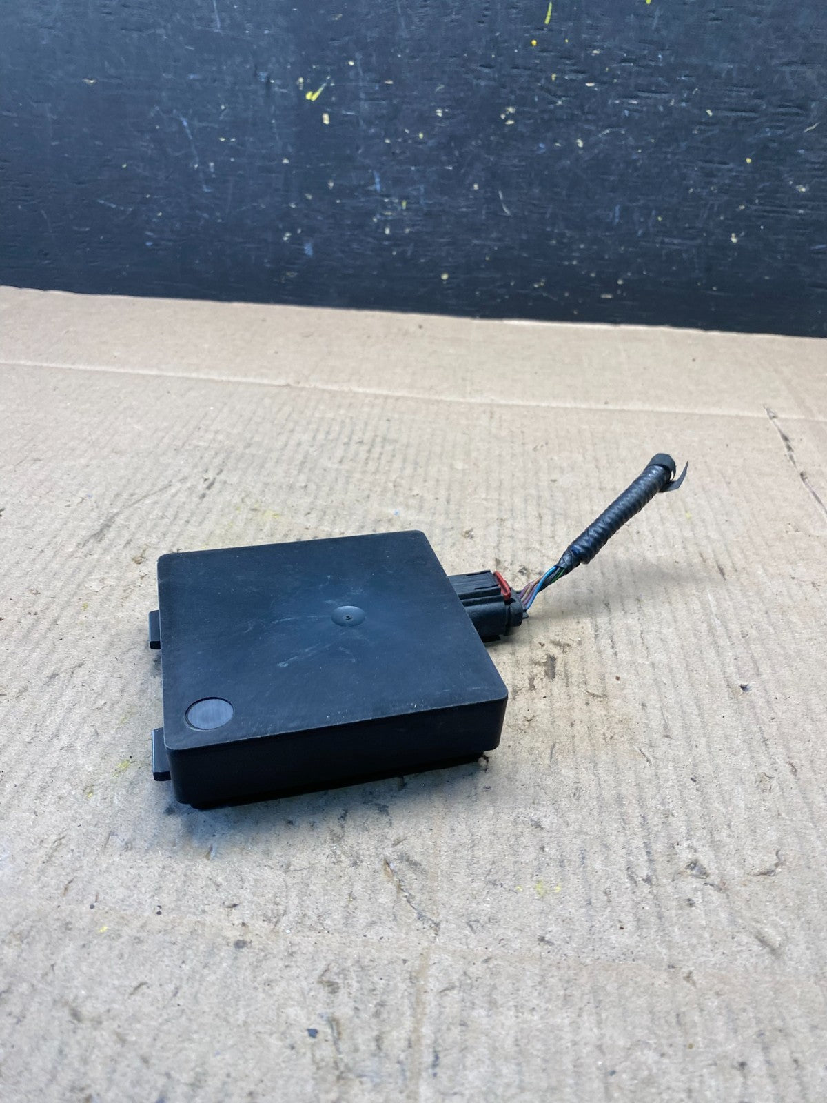2011 to 2015 Ford Lincoln Rear Radar Blind Spot Module OEM r6079 DG2