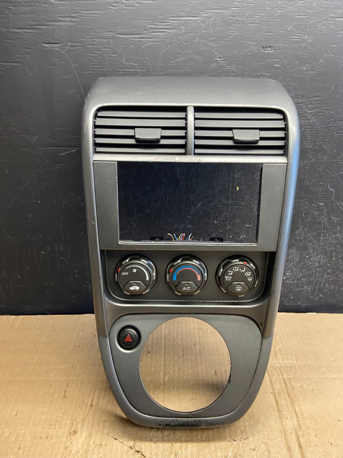2003 to 2008 Honda Element Radio Climate Control Shifter Bezel ae2001 DG0