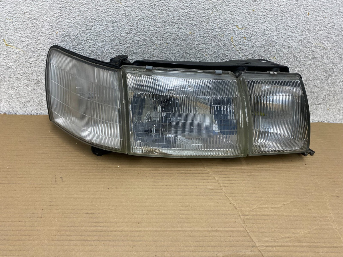 1990 to 1994 Lexus LS400 Right Passenger Side Halogen Headlight OE AH2386 DG0