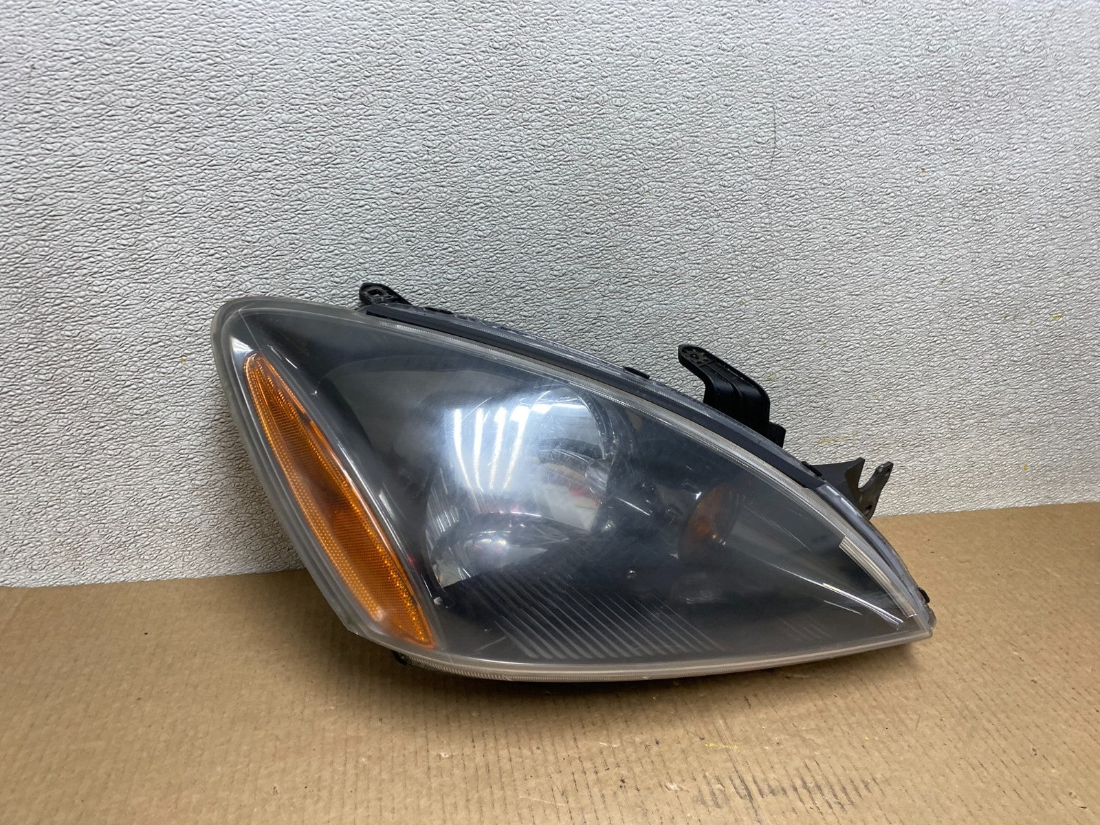 2004-2007 Mitsubishi Lancer Right Passenger Side Headlight Halogen Oem W3845 DG2
