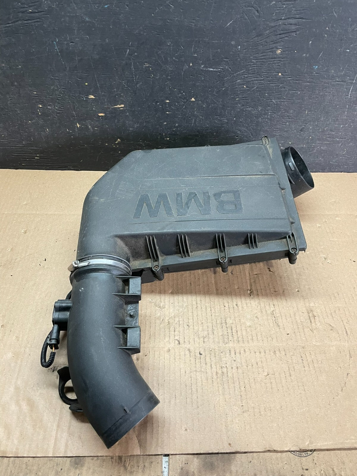 2007 to 2010 BMW X5 Air Intake Cleaner Filter Housing Box OEM M9028 DG1