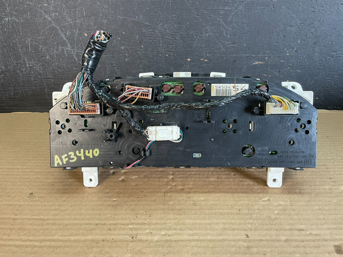 2002 to 2004 Nissan Pathfinder LE Speedometer Cluster Gauge AF3440 DW8