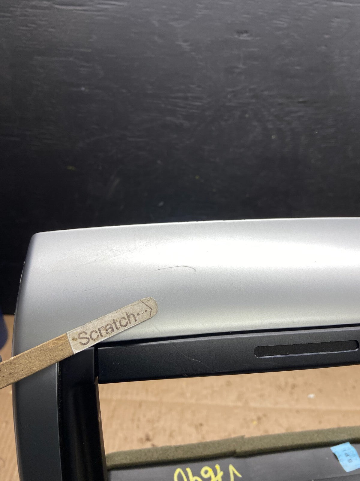 2006 - 2010 Ford Explorer Radio Heater Climate A/C Control Bezel  Trim V7690 DG6