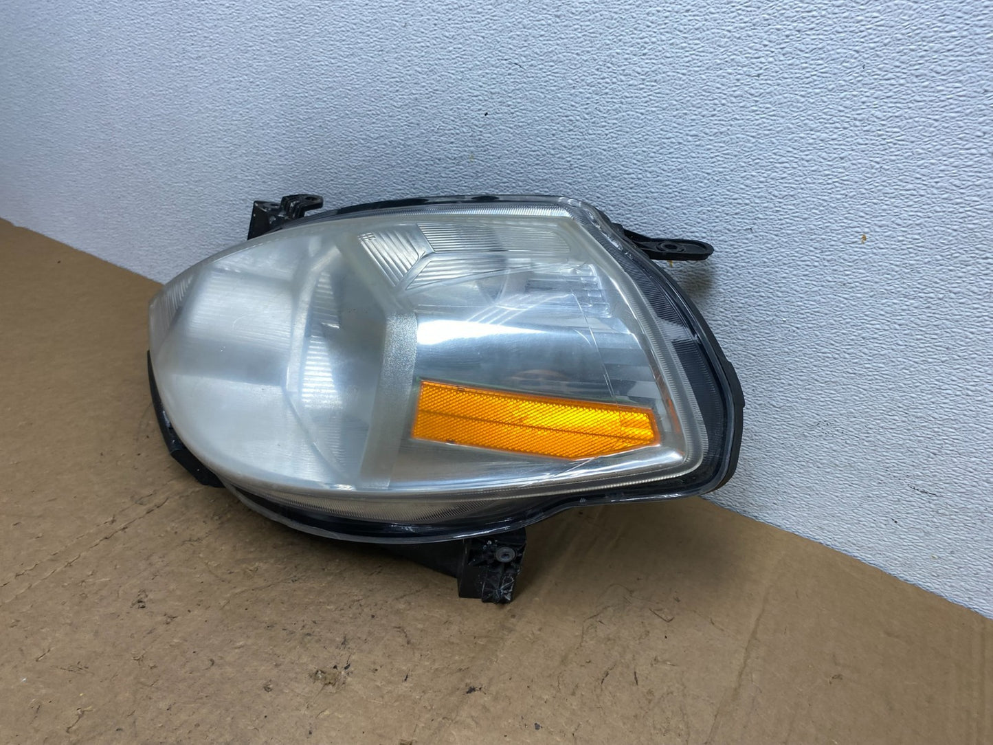2008 to 2012 Nissan Versa Headlight Halogen Left Driver Lh Side AD0618 DW1