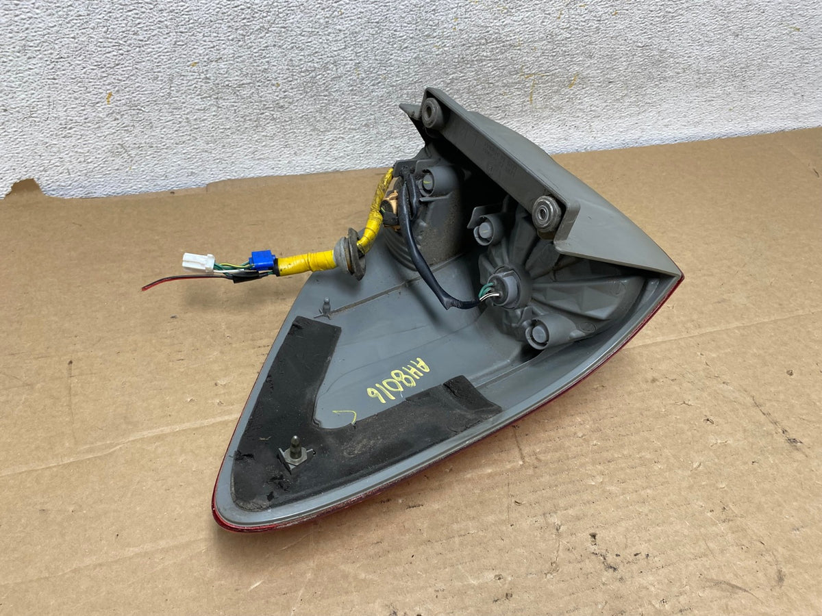 2005 to 2007 Toyota Sequoia Left Driver Lh Side Tail Light AH8016 LK4