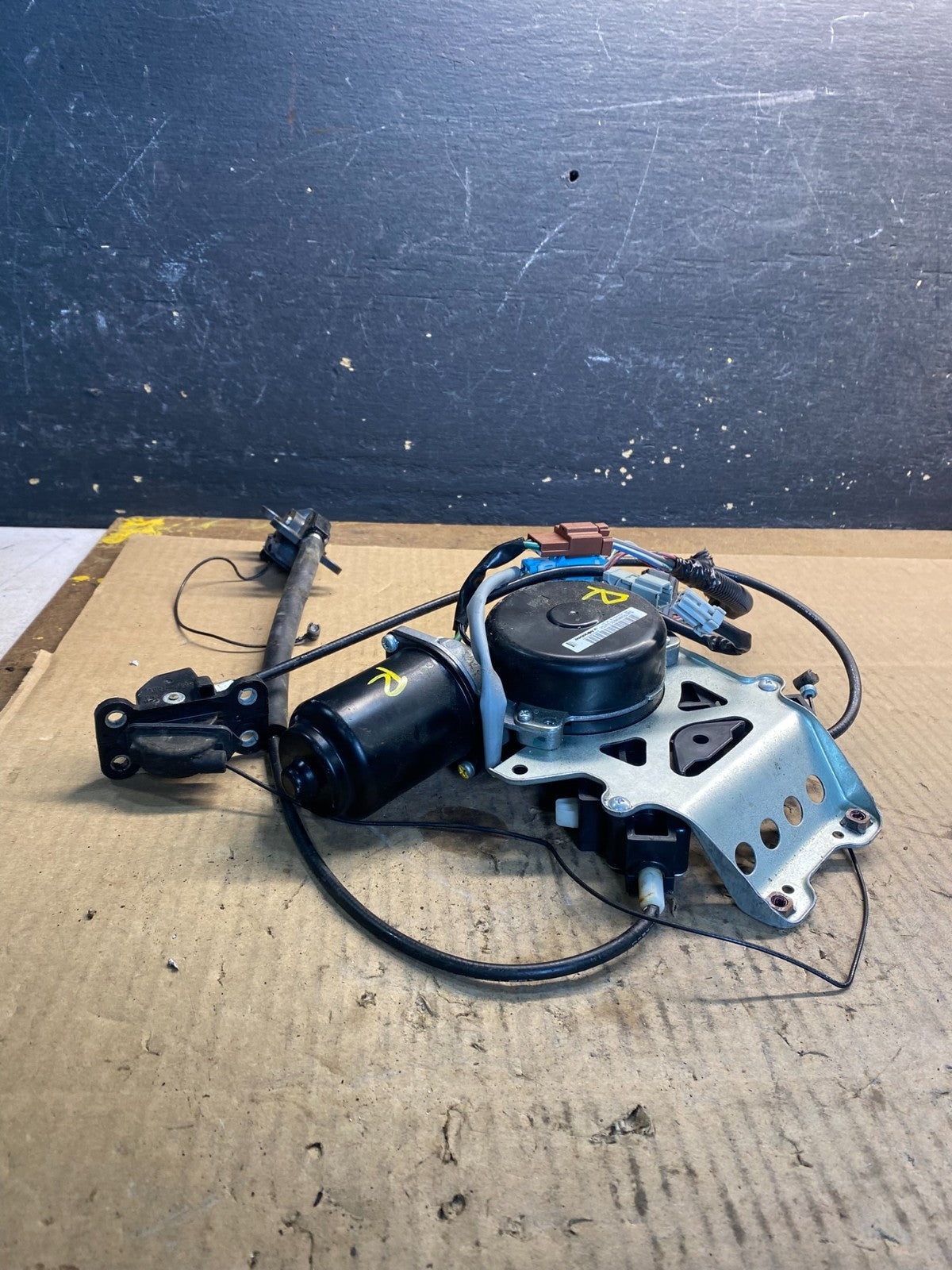 2005 - 2010 Honda Odyssey Rear Right Sliding Door Lock Actuator Motor AA7745 DG0