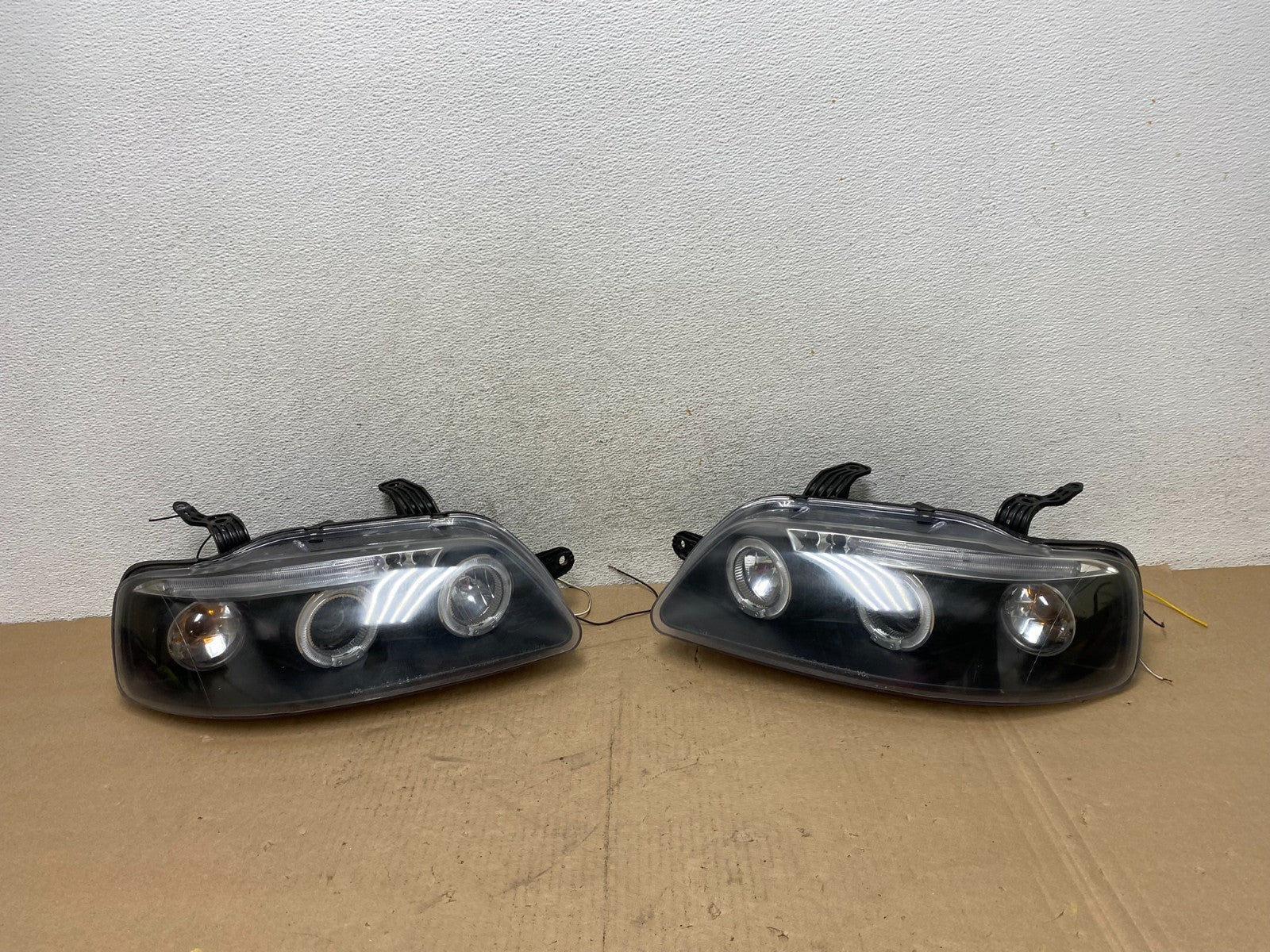 2004 to 2006 Chevrolet Aveo Sedan Aveo5 Left+Right Side Headlights AG46660