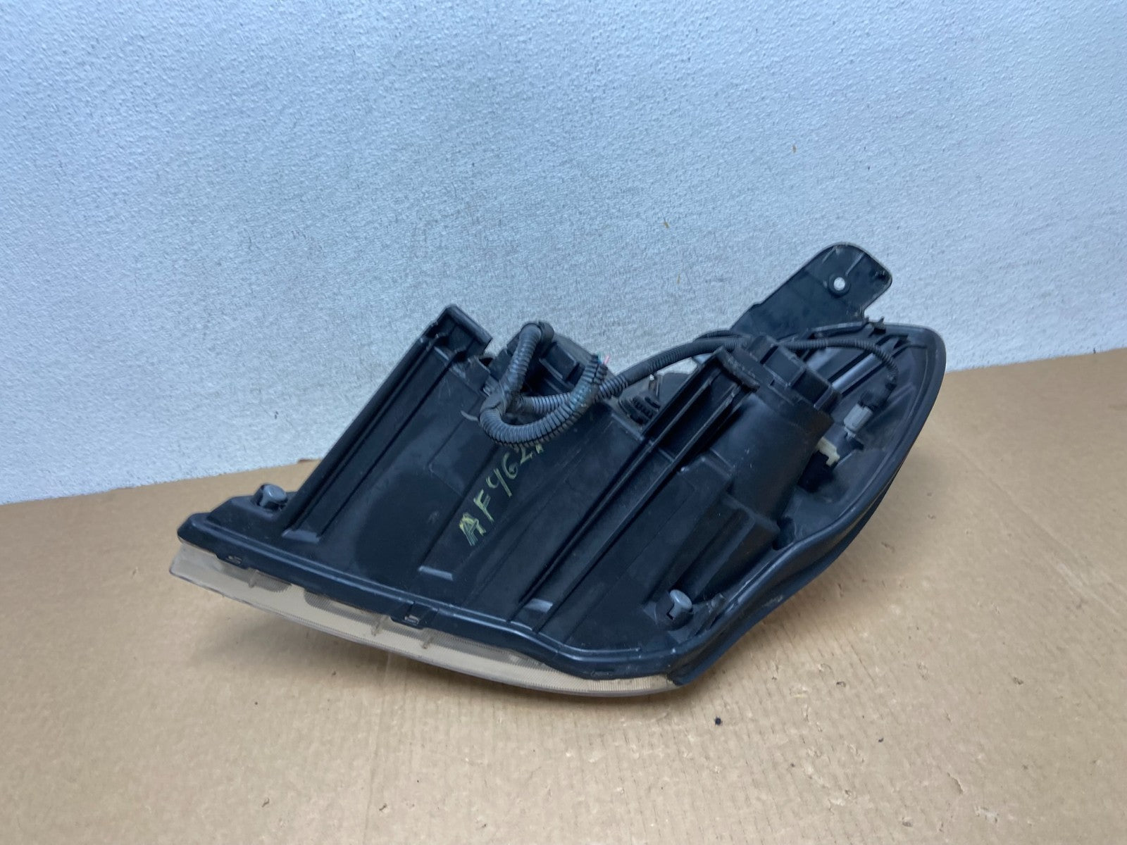 2007 - 2010 Hyundai Entourage Right Passenger Halogen Headlight Oe AF9621 DG9