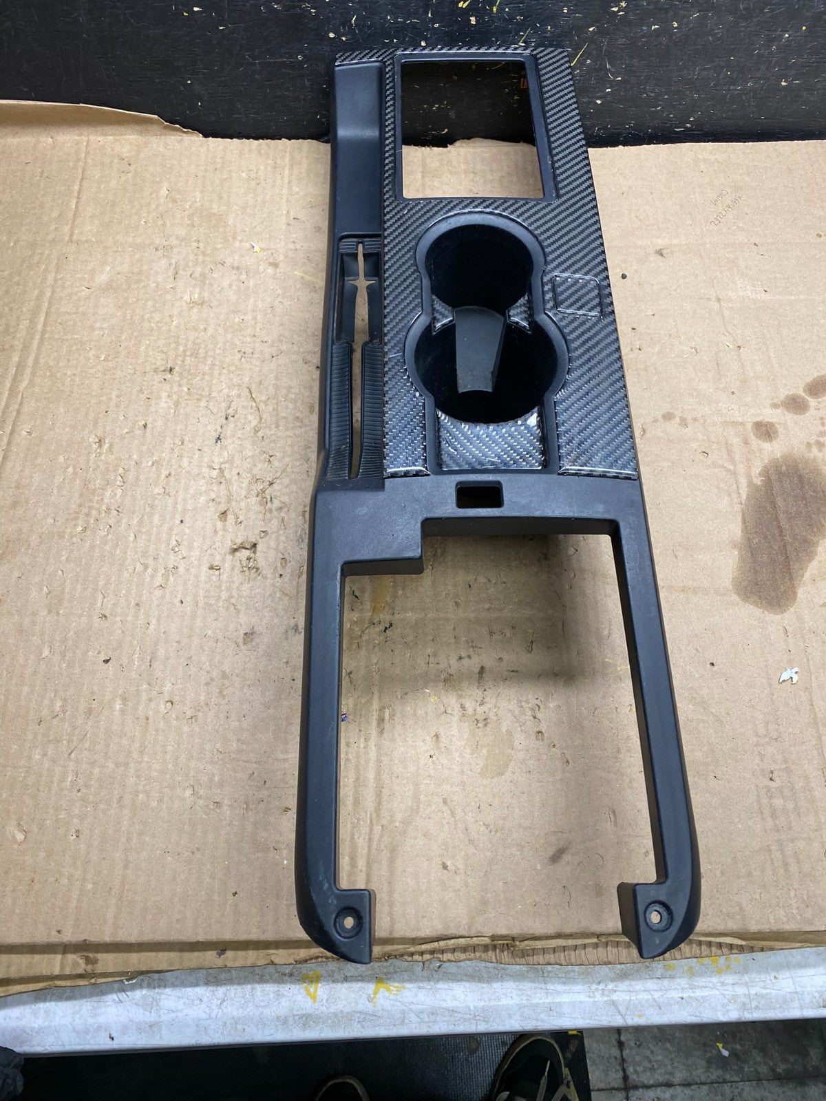 2005 to 2009 Ford Mustang Center Console Shifter Trim W/ Cup Holder z1916 DG0