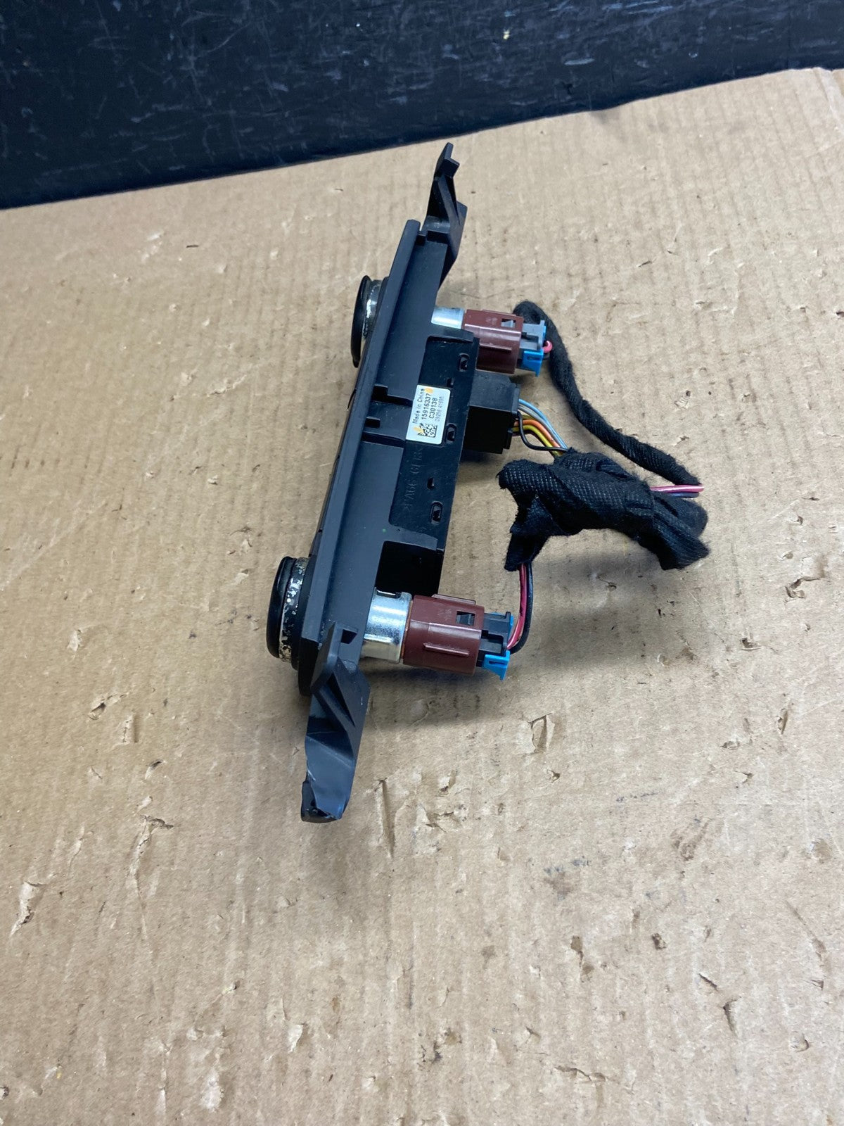 2007 - 2014 Chevrolet Tahoe Yukon Pedal Traction Control Switch ae3852 DG2