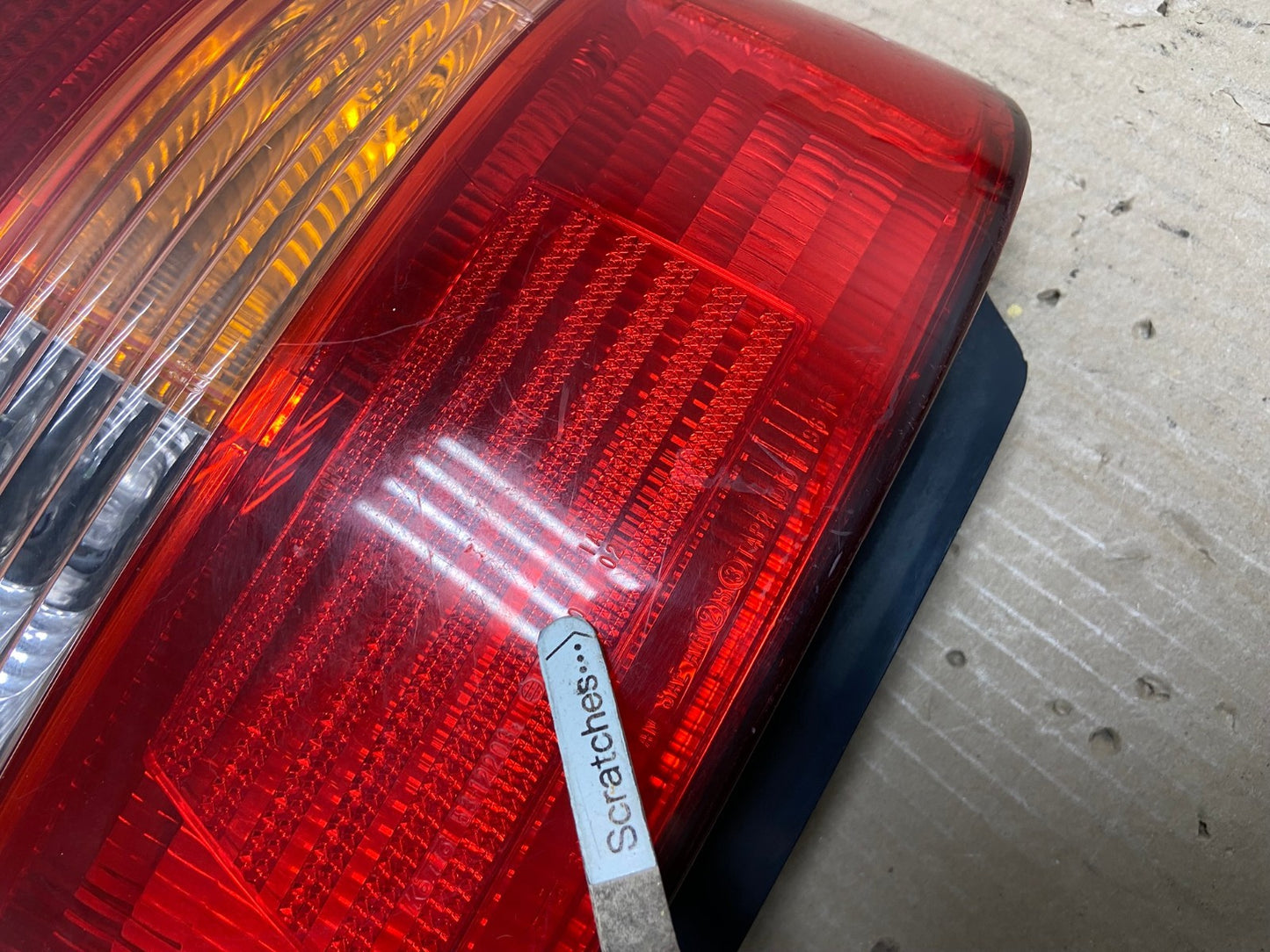 2001 - 2005 Lexus Gs300 Gs400 Gs430 Right Passenger Tail Light AE9604 LK3