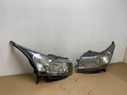 2011 to 2015 Chevrolet Cruze Halogen Left+Right Set Headlights AF4978 DW2