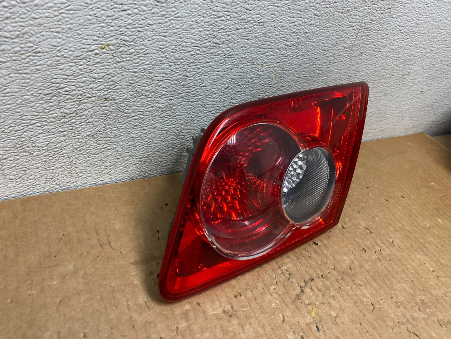 2003 2004 2005 Mazda 6 Right Passenger Inner Tail Light Taillight OEM i0994 DG2