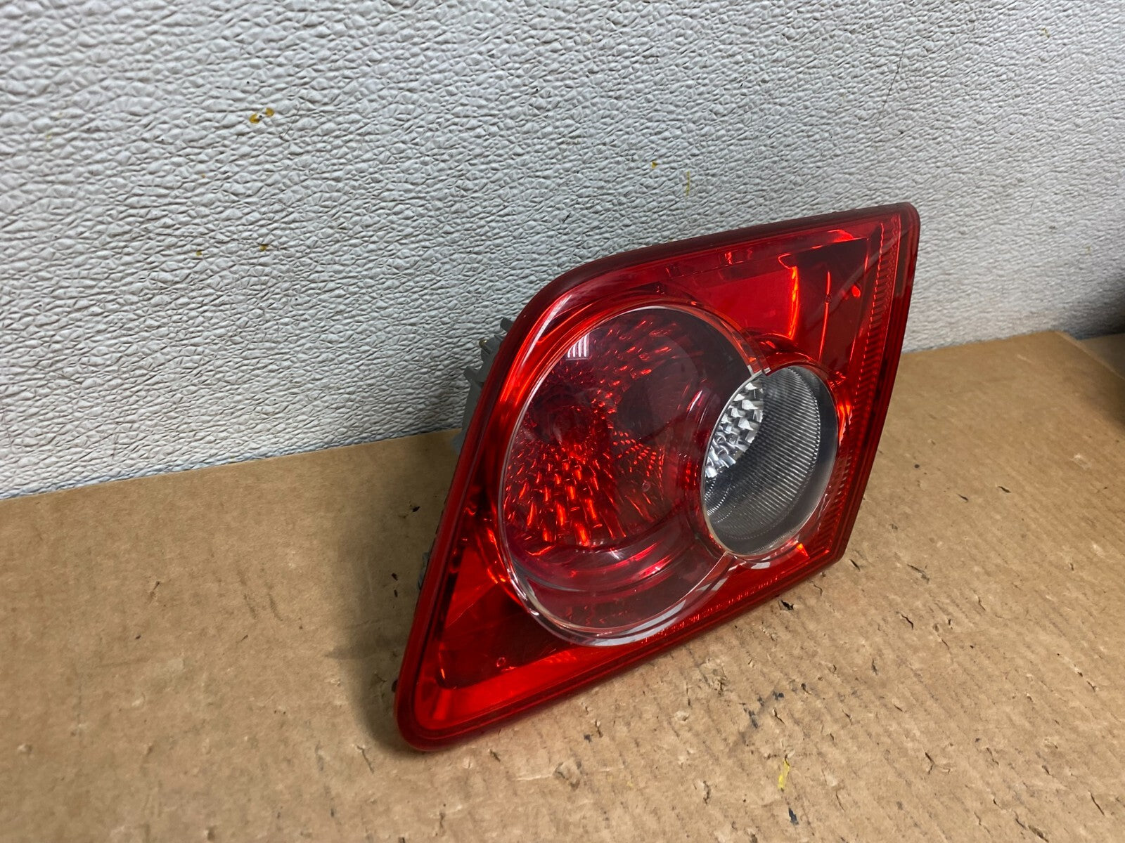 2003 2004 2005 Mazda 6 Right Passenger Inner Tail Light Taillight OEM i0994 DG2