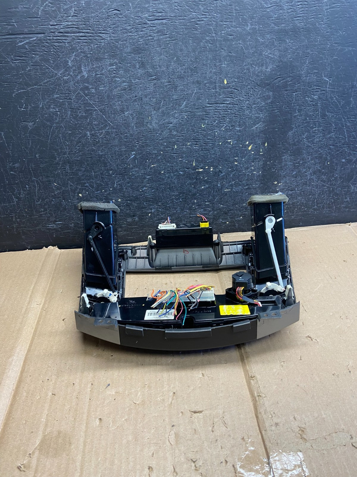 2009 - 2010 Hyundai Sonata Center Radio Climate Control Air Vent Bezel AH5635 PS3